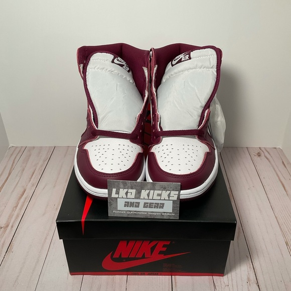 Air Jordan 1 Retro Bordeaux - Picture 2 of 5